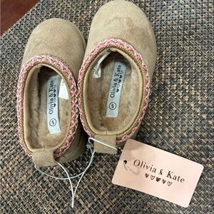 New Tan and Pink Kids shoes super cute